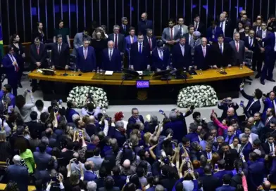 Multas a empresas que descumprirem a reforma tributária começam em 2027 no Brasil
