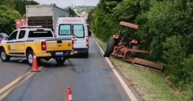 Acidente de trânsito entre trator e caminhão é registrado na ERS-135, em Passo Fundo