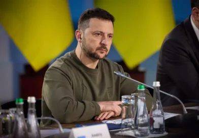 Zelensky diz que Ucrânia atacou duas refinarias de petróleo na Rússia