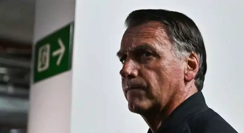 Bolsonaro completa seis meses preso em meio à disputa por capital político e apelos por domiciliar