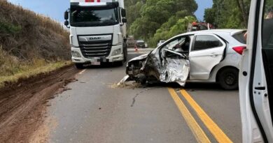 Na tarde desta quinta-feira, 19, um grave acidente de trânsito deixou uma pessoa ferida na ERS-135, em Getúlio Vargas
