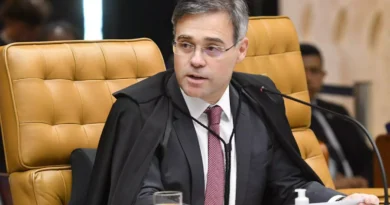 Ministro André Mendonça dá 60 dias para a Polícia Federal entregar relatório completo do Banco Master