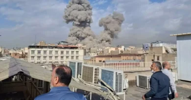 Irã diz que responderá aos ataques de EUA-Israel “com autoridade”