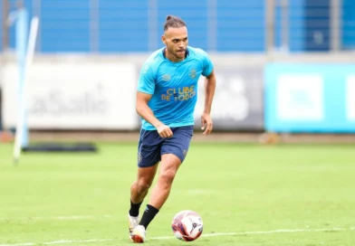 Braithwaite é novidade em reapresentação do Grêmio e se aproxima de retorno aos gramados