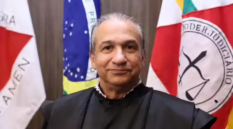 Polícia Federal faz ação contra desembargador que absolveu réu por estupro