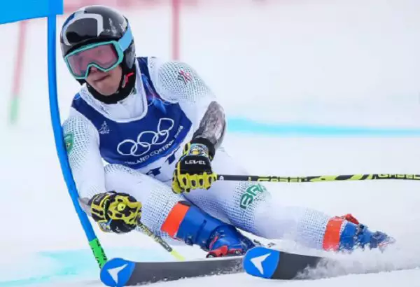 Esquiador Lucas Pinheiro conquista a primeira medalha de ouro para o Brasil na história dos Jogos Olímpicos de Inverno