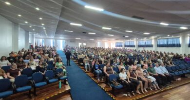 Formação marca início do ano letivo com foco na valorização e no cuidado aos profissionais da educação em Tapejara