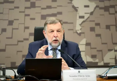 Senado aprova em comissão projeto que proíbe publicidade de apostas esportivas e jogos on-line