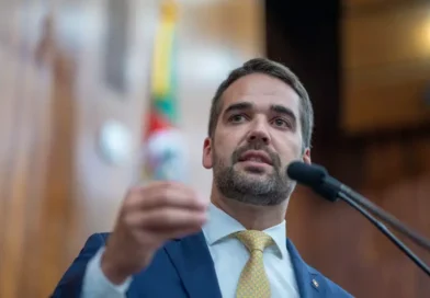 Caso Master: governador Eduardo Leite fala em “aparente relação promíscua”