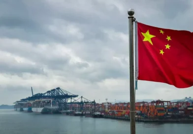 China promete abrir economia e reforçar apoio a empresas estrangeiras