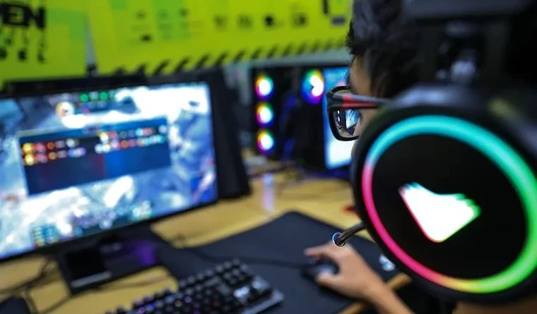 ECA Digital entra em vigor com foco na proteção de crianças e adolescentes na internet