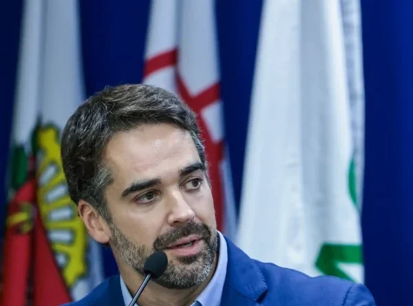 Legado de Bolsonaro foi trazer Lula de volta, diz Eduardo Leite