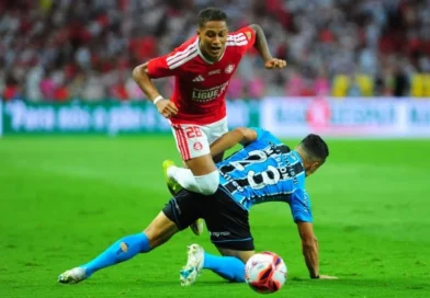 Barcellos critica arbitragem e promete reforços após vice no Gauchão