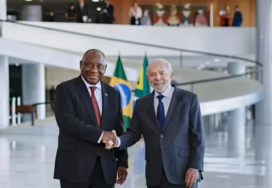 Lula cita preocupação com guerra no Irã e defende preparo militar do Brasil