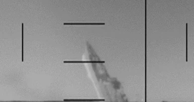 Submarino dos Estados Unidos afunda navio do Irã e mata mais de 80 pessoas