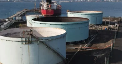 Preço do petróleo cai 10% após Trump negociar com Irã