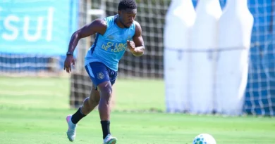 Saiba onde assistir ao jogo do Grêmio contra a Chapecoense, nesta segunda-feira, pelo Brasileirão