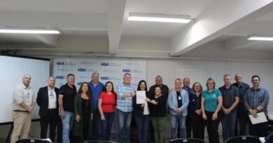 Hospital Santo Antônio recebeu a Chefe de Gabinete Cris Lohmann, representante do Deputado Federal Márcio Biolchi (MDB), para a entrega de uma emenda parlamentar no valor de R$ 200 mil