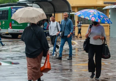 Frente fria ganha força no RS e traz chuva forte nesta sexta-feira