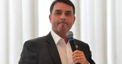 Flávio Bolsonaro diz que o agro “não é vilão” e que é “insanidade pisar no setor”