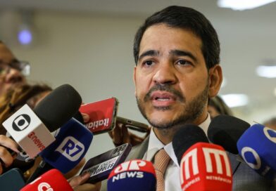 Parecer da indicação de Jorge Messias ao STF é lido na CCJ do Senado