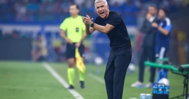 Grêmio aguarda “mudança” de Luís Castro sem organização para resistir na defesa e para criar no ataque