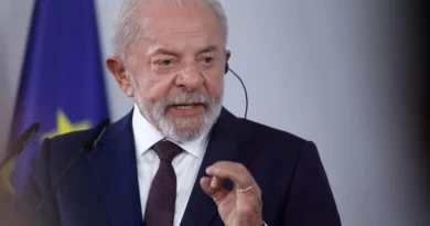 Lula tem alta e volta a Brasília após dois procedimentos de saúde em São Paulo