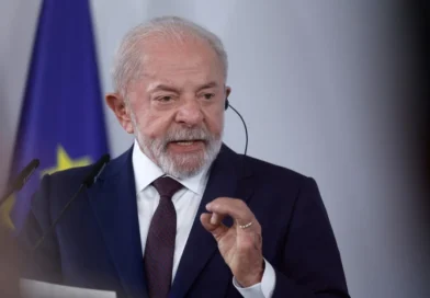 Lula tem alta e volta a Brasília após dois procedimentos de saúde em São Paulo