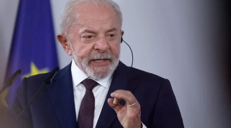 Lula tem alta e volta a Brasília após dois procedimentos de saúde em São Paulo