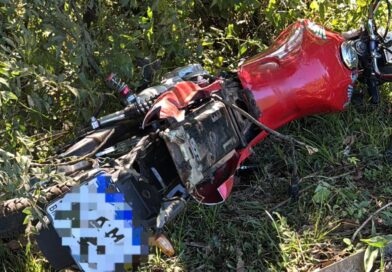 Motociclista fica gravemente ferido em acidente na ERS-135 entre Passo Fundo e Estação