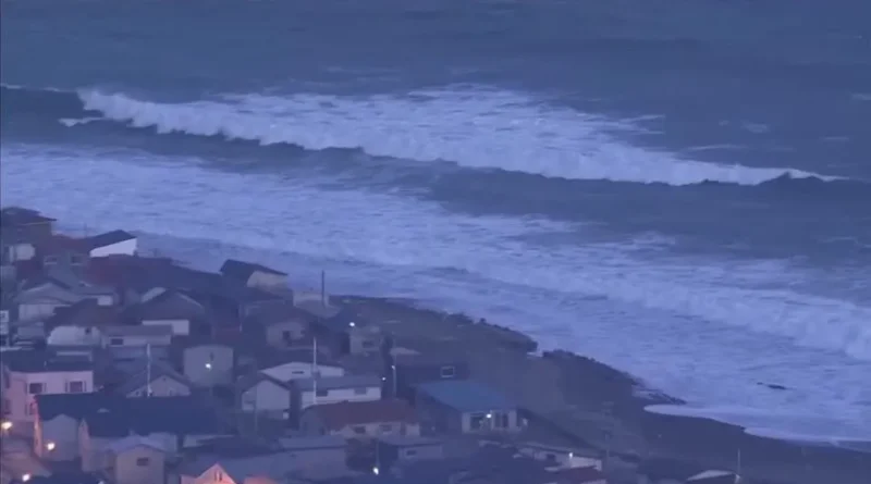Terremoto de magnitude 7,5 atinge Japão e gera alerta de tsunami