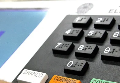 Justiça Eleitoral faz mutirões pelo Brasil para eleitores regularizarem o título