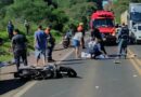 URGENTE: Grave acidente entre caminhão e motocicleta deixa jovem morto na BR-153 em Erechim