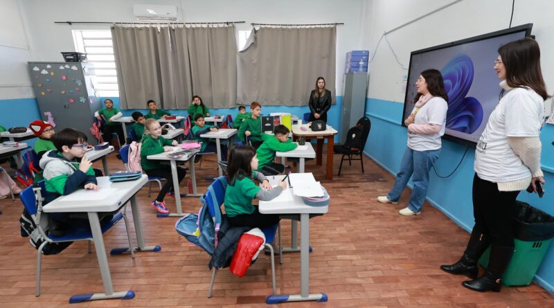 Escolas municipais recebem convite para a Maratona do Maio Laranja em Tapejara