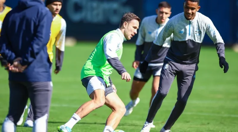Grêmio: Arthur deve ser relacionado contra o Santos; confira a provável escalação