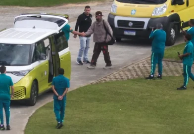 Seleção confirma lesão de grau 2 na panturrilha direita de Neymar