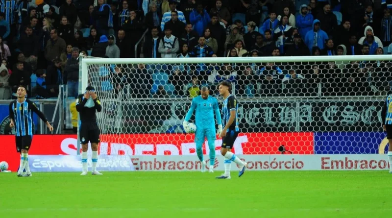 Grêmio perde para o Flamengo na Arena e entra no Z-4 do Brasileirão