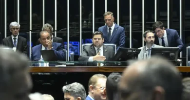Dosimetria: Alcolumbre promulga lei que beneficia condenados pelo 8/1