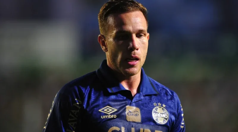 Arthur se despede do Grêmio: “Infelizmente, não conseguimos encontrar uma solução”
