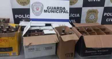 Guarda Municipal apreende carregamento de bebidas falsificadas no Centro de Vacaria