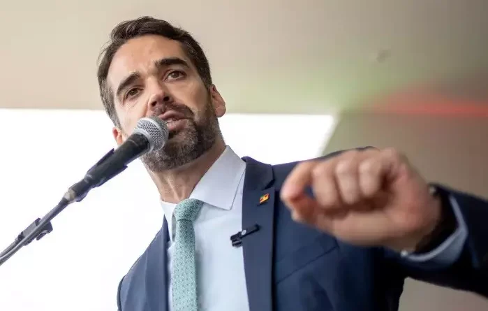 Governador Eduardo Leite confirma participação voluntária na CPI dos Pedágios da Assembleia Legislativa