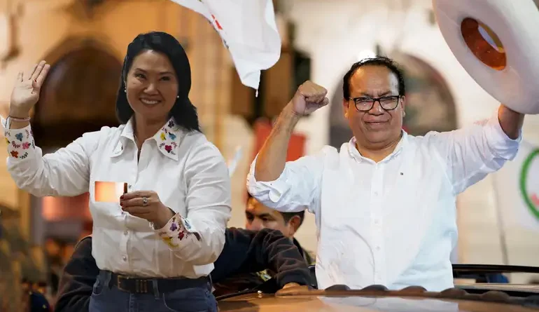 Eleições Peru: Fujimori vira sobre Sánchez com diferença de 561 votos