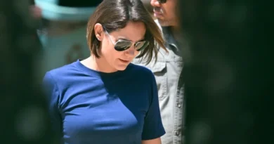 Michelle põe candidatura em xeque e diz que apoiará Flávio Bolsonaro no momento certo