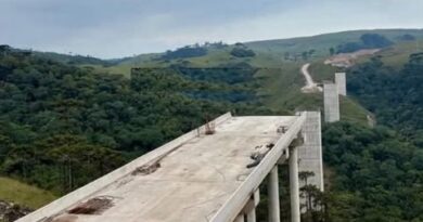 BR 285 OBRAS NA SERRA DA ROCINHA CONSTRUÇÃO DA PONTE SOBRE RIO DAS ANTAS