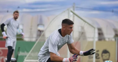 Possível perda de espaço de Rochet no Uruguai liga alerta no Inter