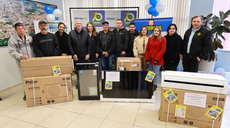 Prefeitura entrega prêmios do Valoriza Tapejara Digital e da Nota Fiscal Gaúcha