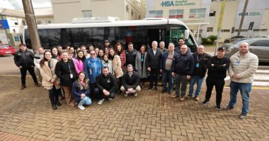 Prefeitura de Tapejara entrega micro-ônibus para transporte de pacientes e anuncia novos investimentos na saúde