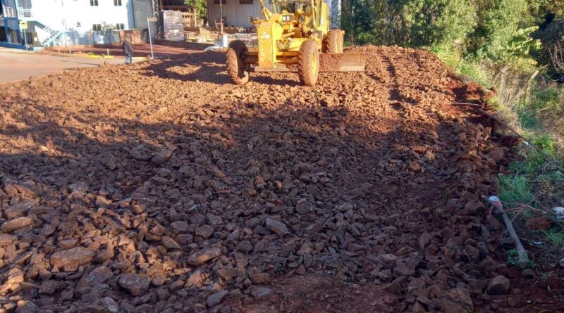 Prefeitura inicia novas frentes de pavimentação e melhorias urbanas em Tapejara