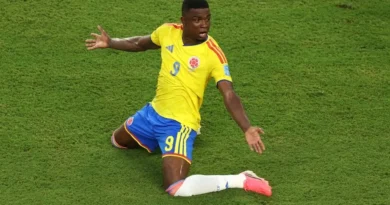 Inter tenta centroavante que disputa a Copa do Mundo para substituir Borré
